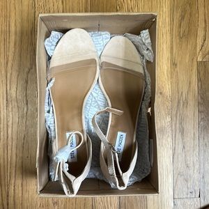 Steve Madden nude suede block heel sandals